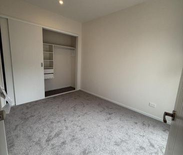 Brand new modern home in Mt Wellington - Photo 2