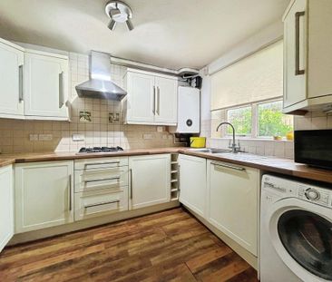 3 bedroom end of terrace house to rent - Photo 1