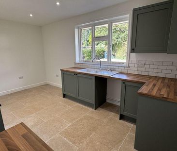 3 bedroom detached bungalow to rent - Photo 3