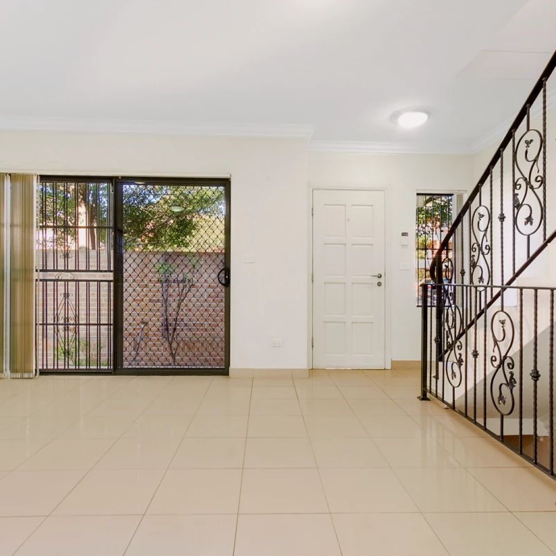 2Bedrooms, 2Bathrooms - Photo 1