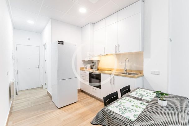 Estudio de alquiler en Calle de San Manuel, 3, Aluche - Photo 1