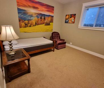 Beautiful & Large Two Bedrooms Suite - Photo 4