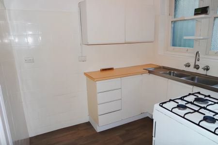 1Bedrooms, 1Bathrooms - Photo 2