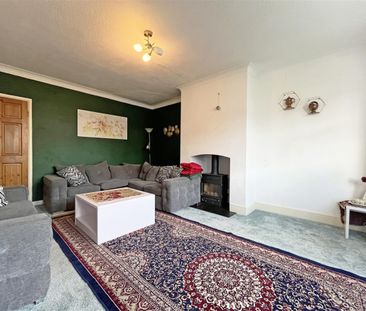 3 bedroom Semi-detached house to rent - Photo 2