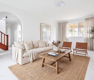 Large Renovated Family Home! - Photo 1