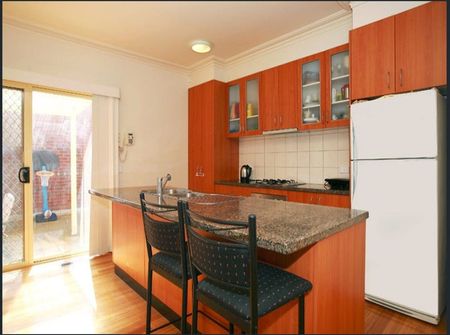 Low-Maintenance Living in a Prime Doncaster East Location - Photo 3