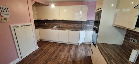 2 bedroom semi-detached house to rent - Photo 4