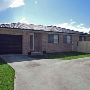 Tucked Away - Photo 3