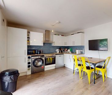 18 Hind Grove – Room 4 - Photo 5