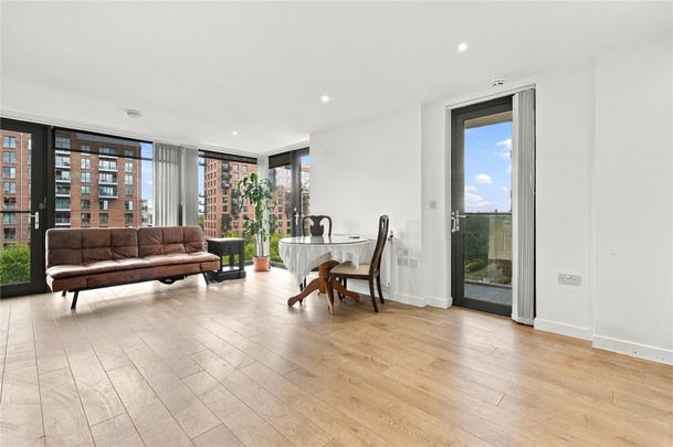 Kingfisher Heights, N17, London - Photo 1