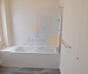 2 bedroom Flat To Let - Photo 4