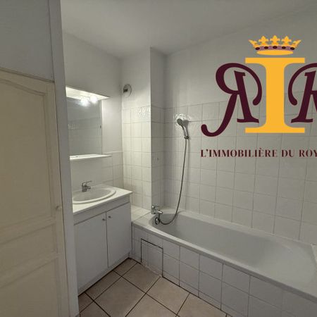 Appartement T2 de 52m² avec terrasse et deux places de parking privatives - Photo 4