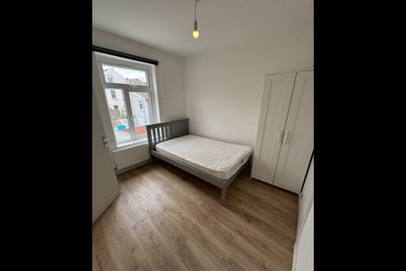 Room in a Shared House, Bristol, BS2 - Photo 2