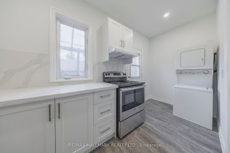 Semi-Detached Home For Lease | W8061330 - Photo 5