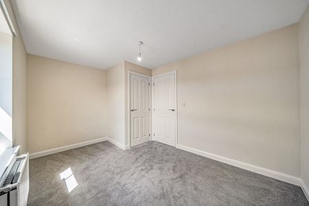 Southwold Drive, Peterborough, Hampton Beach - Photo 3