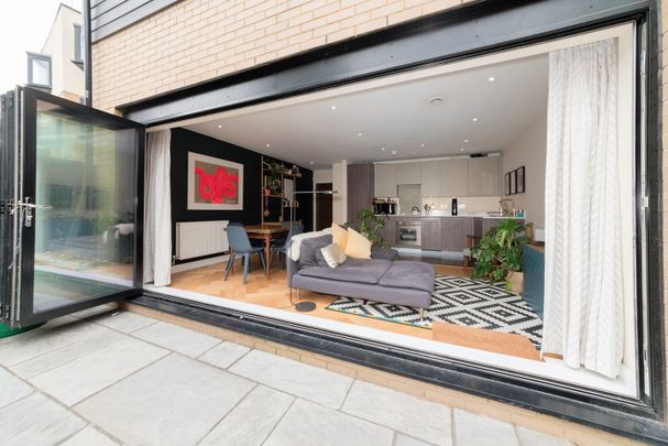 1 Bed Flat, Barn Street, N16 - Photo 1