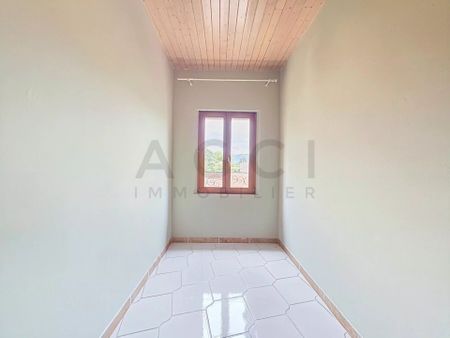 4-room apartment with balcony - Photo 2
