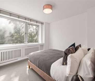 HEATING AND HOT WATER INCLUDED. EXCLUSIVELY MANAGED BY SAVILLS. PET... - Photo 5