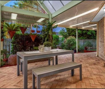 14 Holborn Cres, Carindale, Qld 4152 - Photo 3