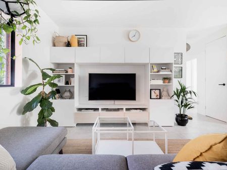 Stunning and stylish ultra chic apartment - Photo 4