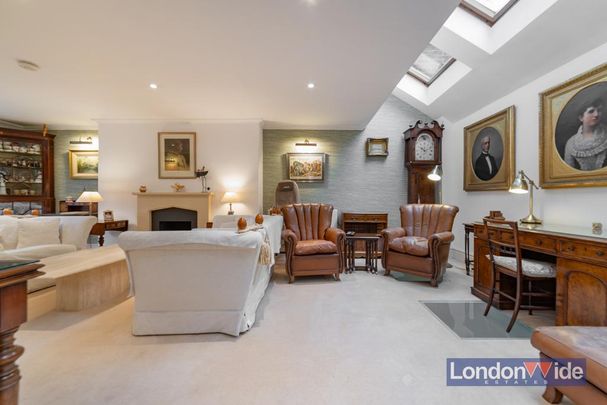 3 bedroom mews to rent - Photo 1