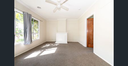 Spacious Family Home in a Convenient Location - Photo 3