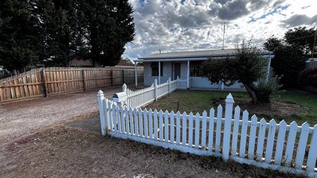 Freshly Painted, Neat Home in Fantastic Drysdale Location - Photo 4