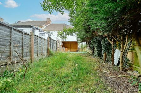 2 bedroom maisonette to rent - Photo 2