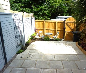 2 bedroom terraced house to rent - Photo 5