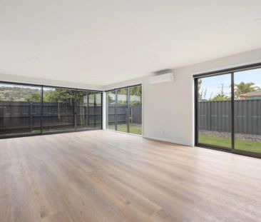 Spacious 4-Bedroom Townhouse for Rent - Photo 3