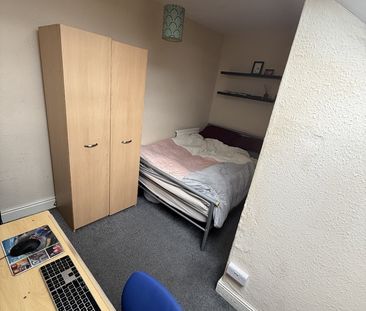Room in a Shared House, Wadbrough Road, S11 - Photo 5