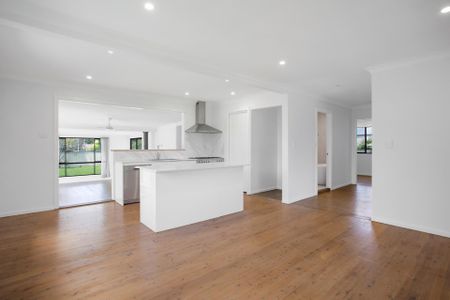 Warm & Inviting Family Home - Photo 4