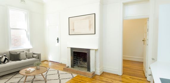 One Bedroom Apartment in Great Location - Photo 2
