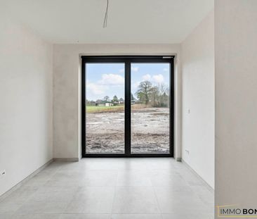 Gelijkvloers nieuwbouwappartement met 3 slaapkamers - Photo 1