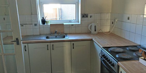 Maplewood Avenue, Garden City, DEESIDE - Photo 3