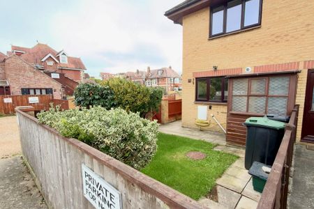 2 bedroom end of terrace house to rent - Photo 5