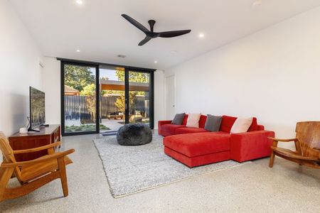 20 Hackett Gardens, Turner ACT 2612 - House For Rent | Domain - Photo 2