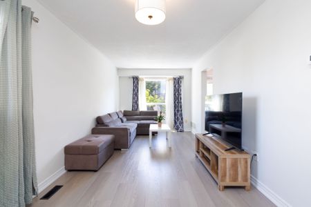 For Lease - 192 Pickett Crescent, Barrie, Ontario - Photo 2