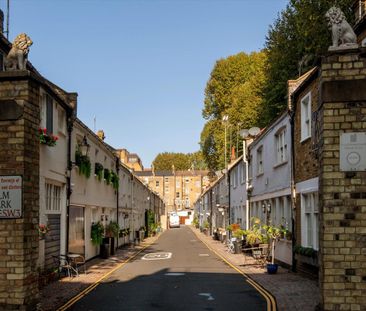 A charming and beautifully presented mews house in the heart of Che... - Photo 6