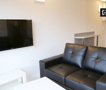 Room for rent in 8-bedroom apartment, Stoneybatter, Dublin - Photo 3