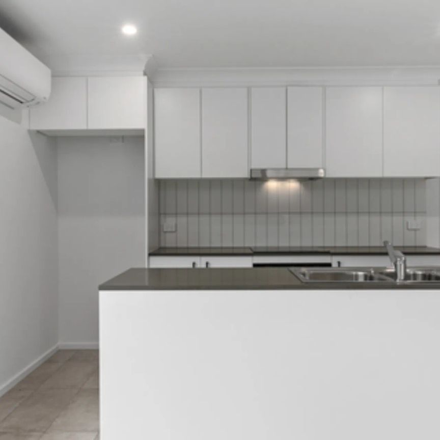 Private Three Bedroom Townhouse - Photo 1