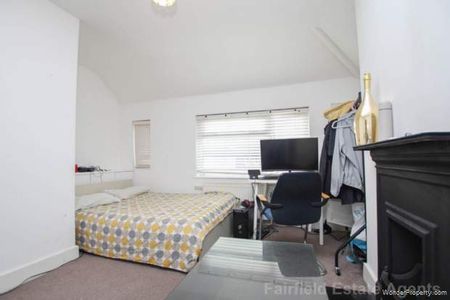 2 bedroom property to rent in Watford - Photo 5