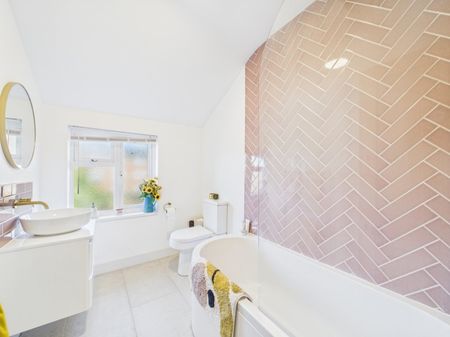 Croft Gardens, Charlton Kings, Cheltenham GL53 - Photo 4