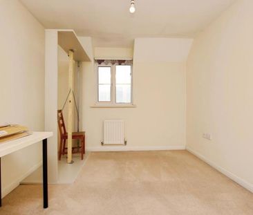 A spacious two bedroom town house is a popular location! - Photo 2
