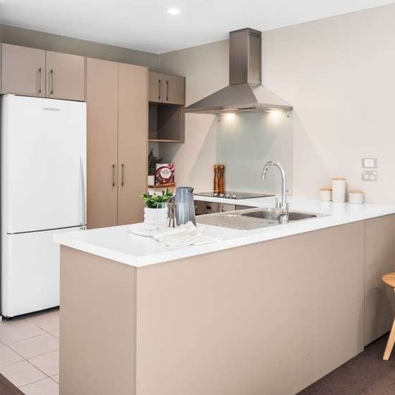 Stylish 3BR Townhouse in Sydenham - Photo 1