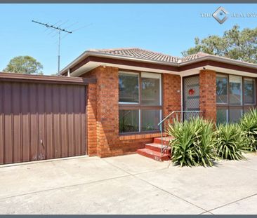 Prime Location Living – Walk to Everything in Noble Park! - Photo 4