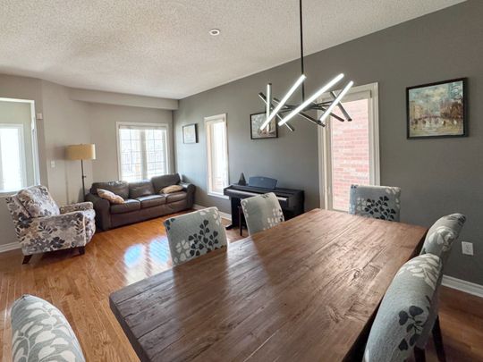 For Lease - 2429 Whitehorn Drive, Burlington, Ontario - Photo 1