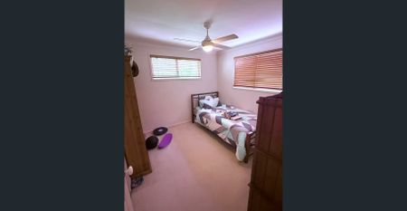 221 sqm large 4-bedroom Townhouse in Runaway Bay Next to Harbour Town - Photo 2