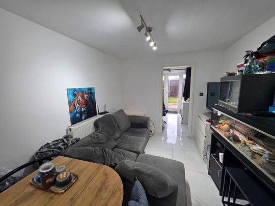 1 bedroom ground floor maisonette to rent - Photo 1