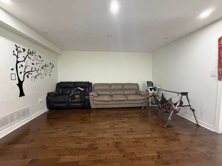 For Lease - 3252 Equestrian Crescent, Mississauga, Ontario - Photo 4